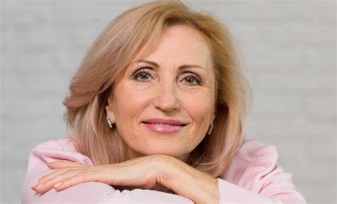 ¿Pelo corto o largo a los 50?, expertos dan la respuesta