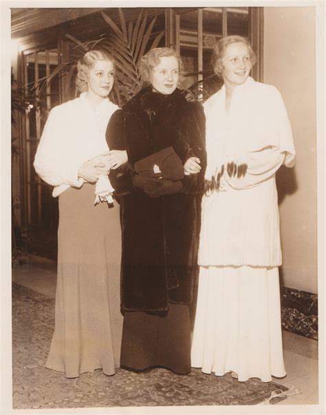 1933 Press Photo Actress Billie Burke, Daughter Patricia Ziegfeld
