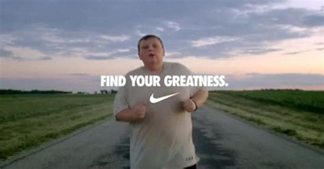 Gwiazda reklamy Nike waży ponad 90 kilo [VIDEO] | Kozaczek