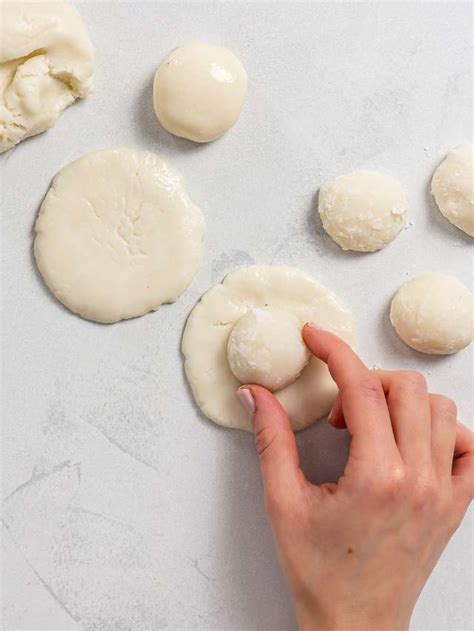 Vegan Mochi Cookies with Mochi Filling | Foodaciously