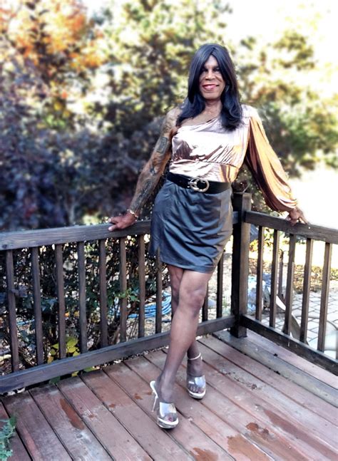 So, every girl needs a mini skirt, right? – Crossdresser Heaven