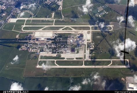 fileairport airport overview jpjpg wikimedia commons