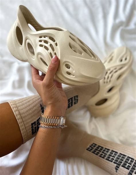 Кроссовки Adidas Yeezy Foam Runner Sand - Sneakers Kross — интернет ...
