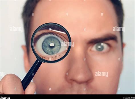 como describir fisicamente  una persona  detalles precisos