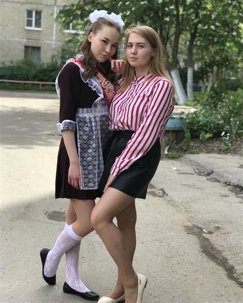 Школьницы. Мини-юбка. Девушки в мини юбках фото.