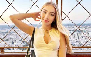 Isa Escu – Age, Bio, Height, Weight, Boyfriend, Net Worth