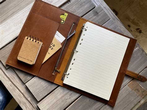 Diary vs Journal Explained: What's The Difference? – LeatherNeo