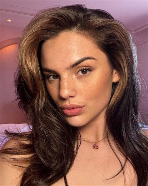 Famke Louise 😍 : r/CelebsNL