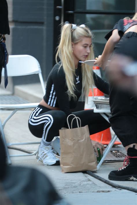 Hailey Baldwin Sexy - The Fappening Leaked Photos