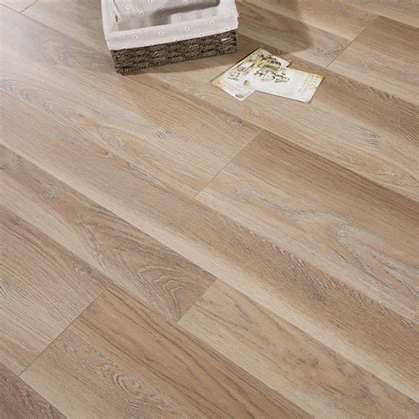 Contemporary Laminate Flooring Light Color Wooden Laminate Flooring ...