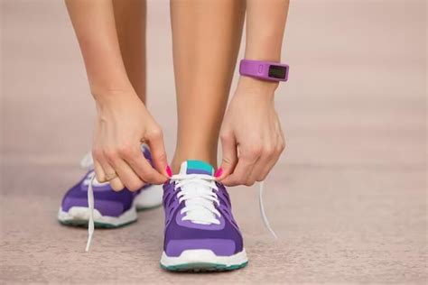 los beneficios de caminar hacia atras revista aire libre