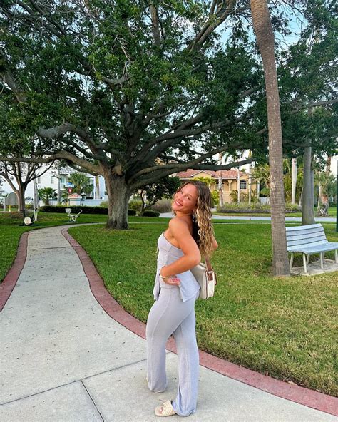 Anna Phillips | nothin like a @princesspollyboutique set 🐚🤍🐬🍓🩶 code