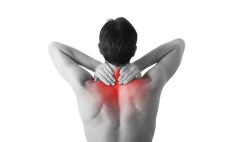 Nueve formas de tratar la dorsalgia en casa | Clínica Internacional