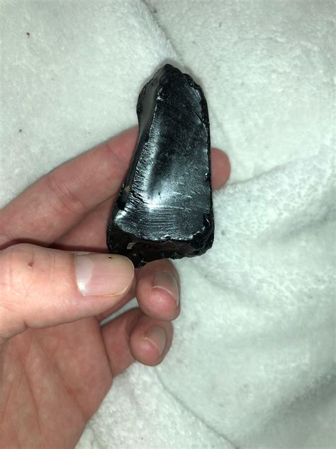 Strange object found on a Lake Erie beach. : r/whatsthisrock