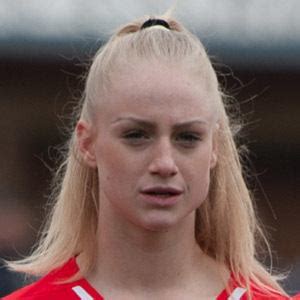 Alisha Lehmann - Âge, famille, biographie | Famous Birthdays