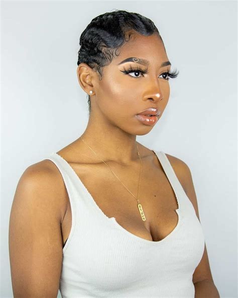 How to style relaxed pixie short black hairstyles for work 4