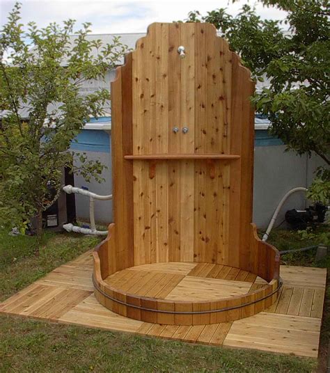 Pallets Made Outdoor Bathing Shower Ideas | Pallet Ideas