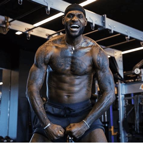 Lebron James Diet Plan: What Lebron Eats To Stay Jacked & Cut