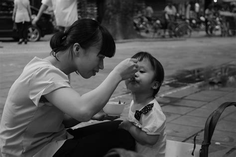 Selamat Hari Ibu untuk Ibuku, Ibumu dan Calon Ibu - HIMAKI UNY