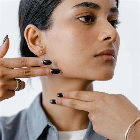 How to Massage a Crick in Your Neck the Right Way? – Vigorous Innovations