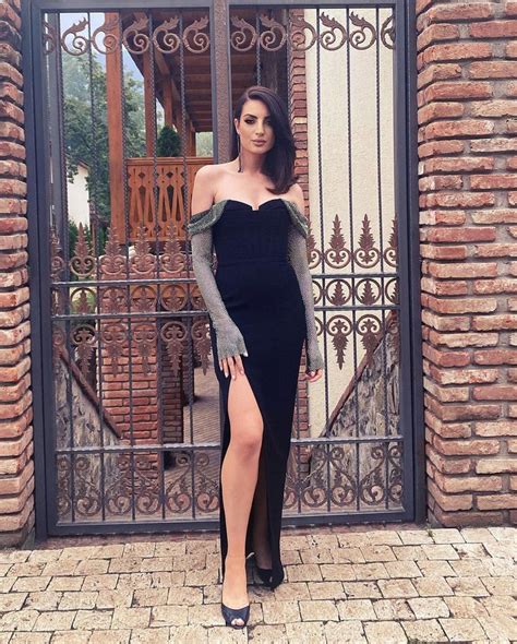 ANNA on Instagram: “𝚈𝚘𝚞 𝚌𝚊𝚗 𝚑𝚊𝚟𝚎 𝚊𝚗𝚢𝚝𝚑𝚒𝚗𝚐 𝚢𝚘𝚞 𝚠𝚊𝚗𝚝 𝚒𝚗 𝚕𝚒𝚏𝚎 𝚒𝚏 𝚢𝚘𝚞 𝚍𝚛𝚎𝚜𝚜 ...