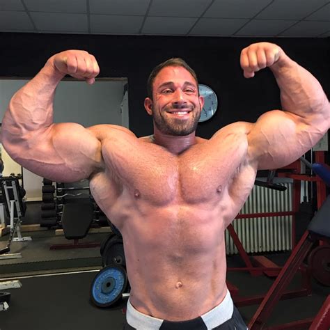 Muscle Lover: German beast Kevin Wolter