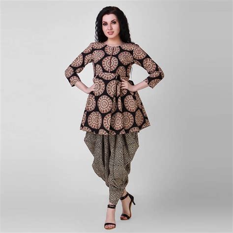 fashion   current times  exquisite blend  traditional  contemporary