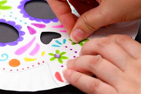 Paper Plate Day of the Dead Mask | DIY Sugar Skull Craft for Kids