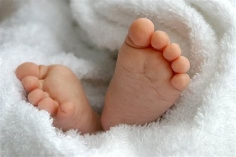 17-летняя девушка узнала о беременности за считаные минуты до родов ...