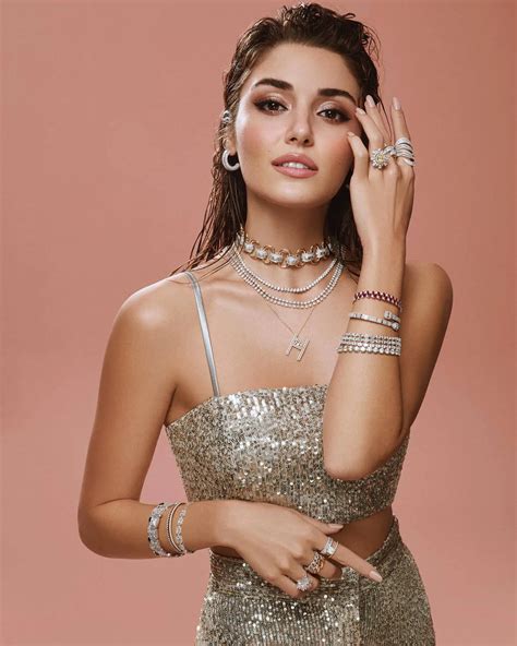 [100+] Hande Ercel Pictures | Wallpapers.com