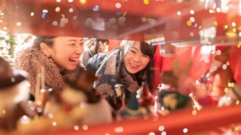 Best Christmas Festivals Around The World, According To Traveler Reviews