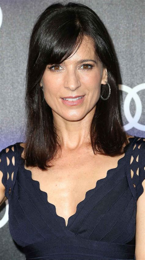 Perrey Reeves – celebsla.com