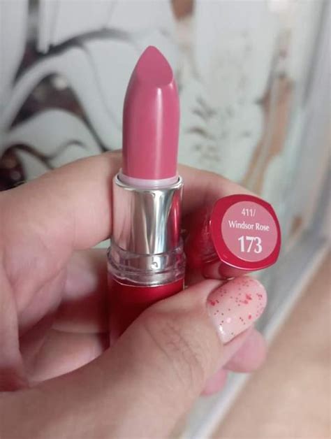 Помада фирмы maybelline — цена 180 грн в каталоге Помада для губ Купить ...