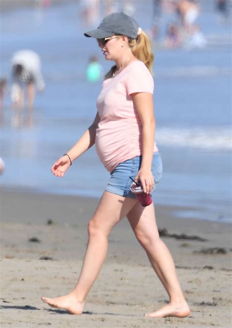 Pregnant HEIDI MONTAG Out at a Beach in Los Angeles 07/15/2022 – HawtCelebs