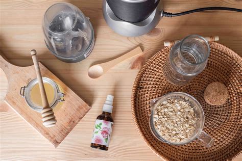 What Is Colloidal Oatmeal? Natural Skin Care at Home