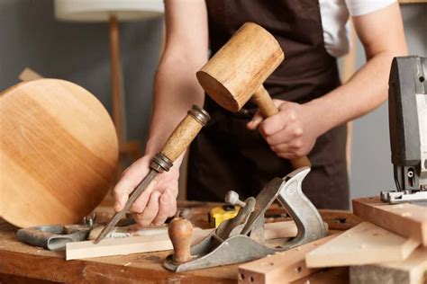 Why Are Wood Carving Mallets Round? - Hobby Knowhow