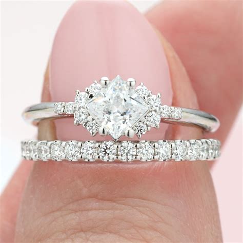 princess diamond cut engagement ring