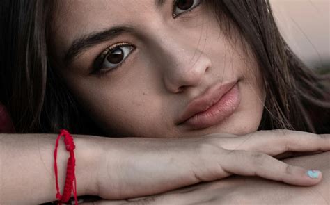 unveiling  red string   wrist meaning key insights