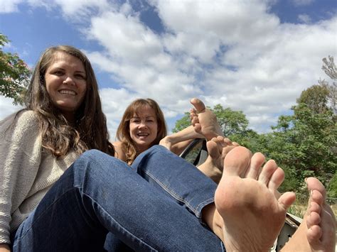 Audacious Autumn's feet
