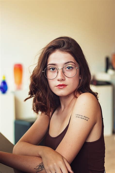Gratis Afbeeldingen : haar-, gezicht, bril, eyewear, schouder, dame