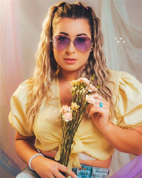 Lola Peach - Lola Peach added a new photo.