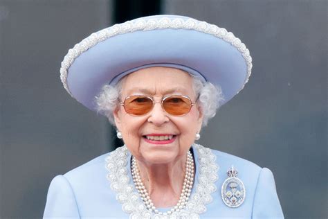 Queen's Jubilee Outfit Ideas at Michelle Ma blog