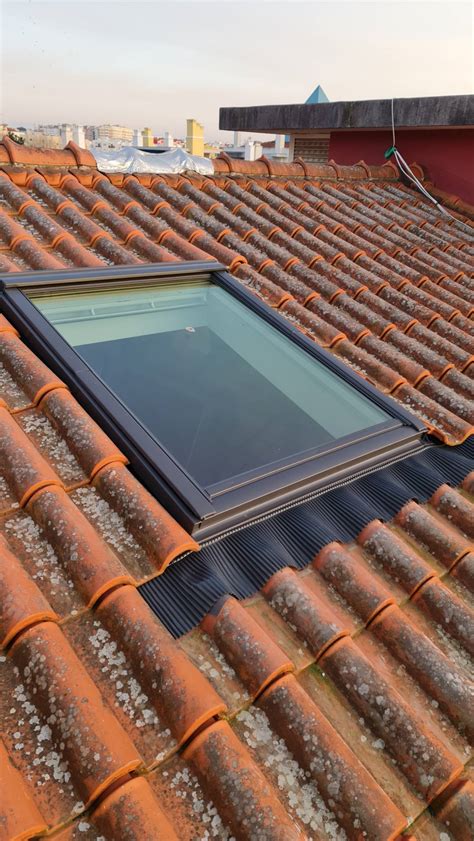 Hire a Window Repair Specialist for Home Improvements - Fixando India