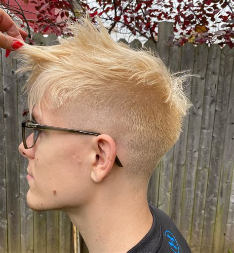 Barbers say bleach blonde hair men are the most difficult clients 3