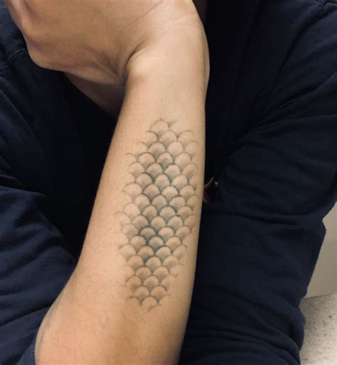 pin  victoria walters  tattoos mermaid scales tattoo scale