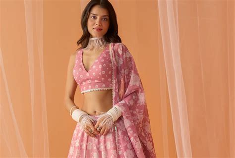 The Culture of Traditional Indian Clothing | Lashkaraa