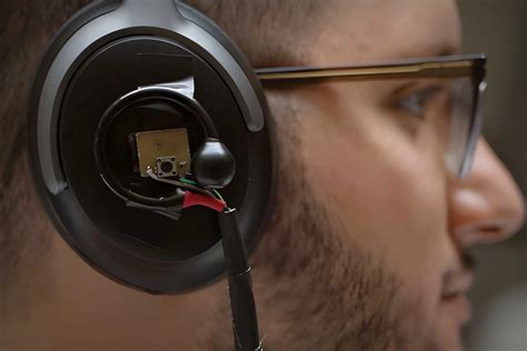 Breakthrough headphones translate multiple languages in real time