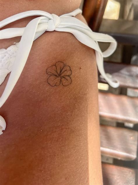 tattoo hibiscus flower 7