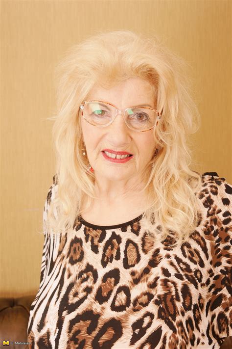 naughty granny  ready  play   porn pictures xxx