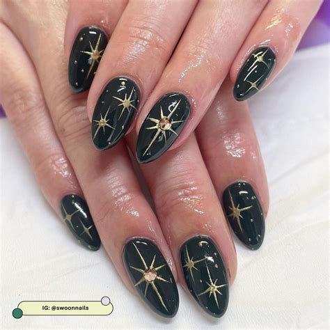 16 Dark Green Nails To Inspire Your Next Manicure